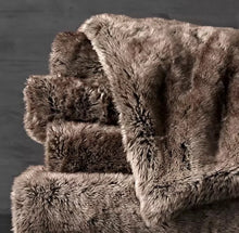 Load image into Gallery viewer, Luxury Faux Fur Throw